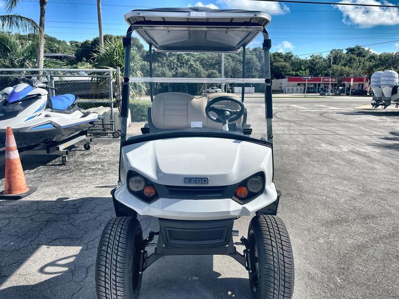 2023 E-Z-GO Express™ S4 Gas Bright White